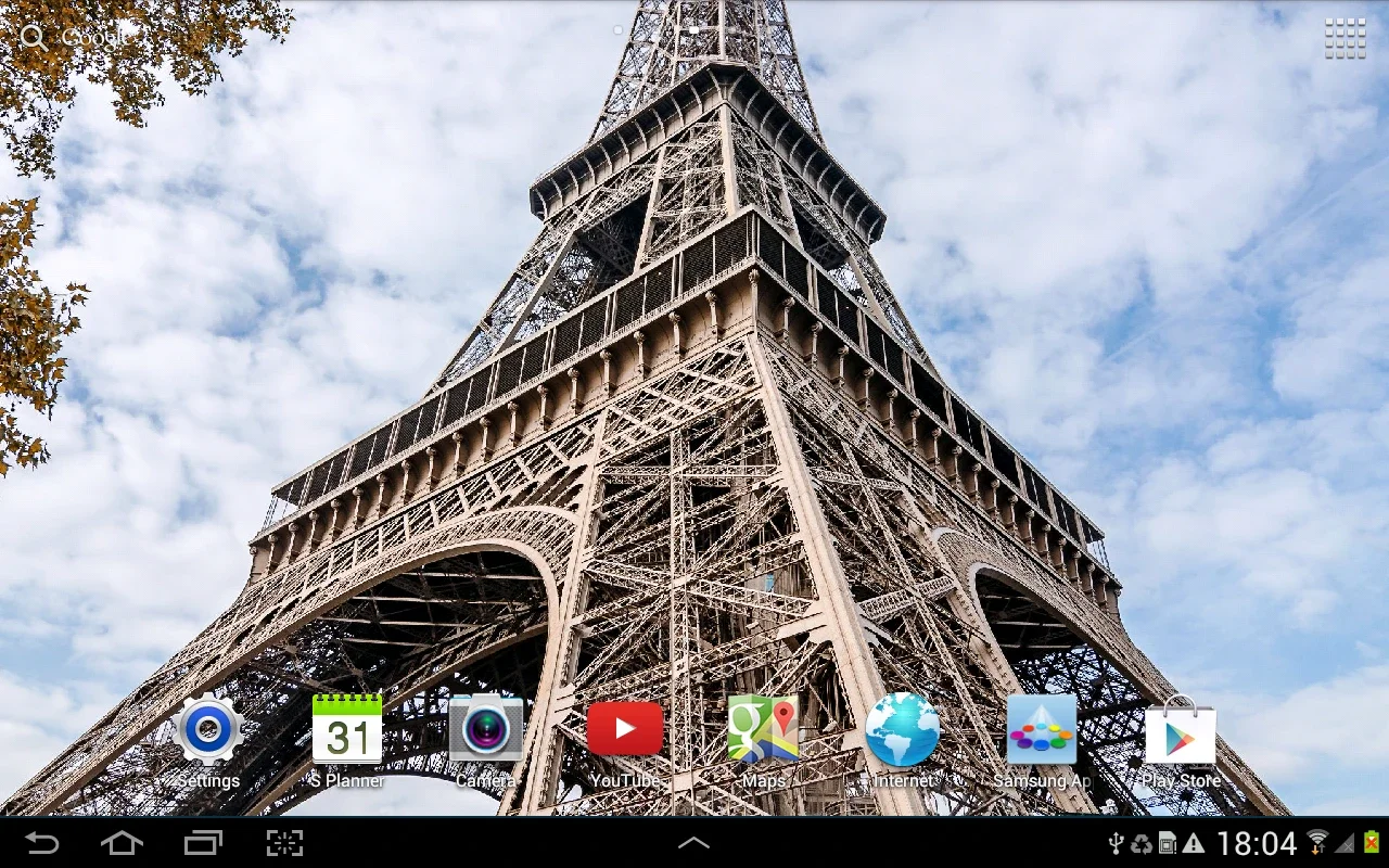 Rainy Paris Live Wallpaper for Android - Visual Appeal on Your Device