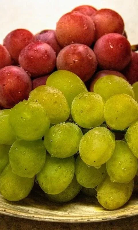 Grapes Wallpapers for Android - Enhance Your Device